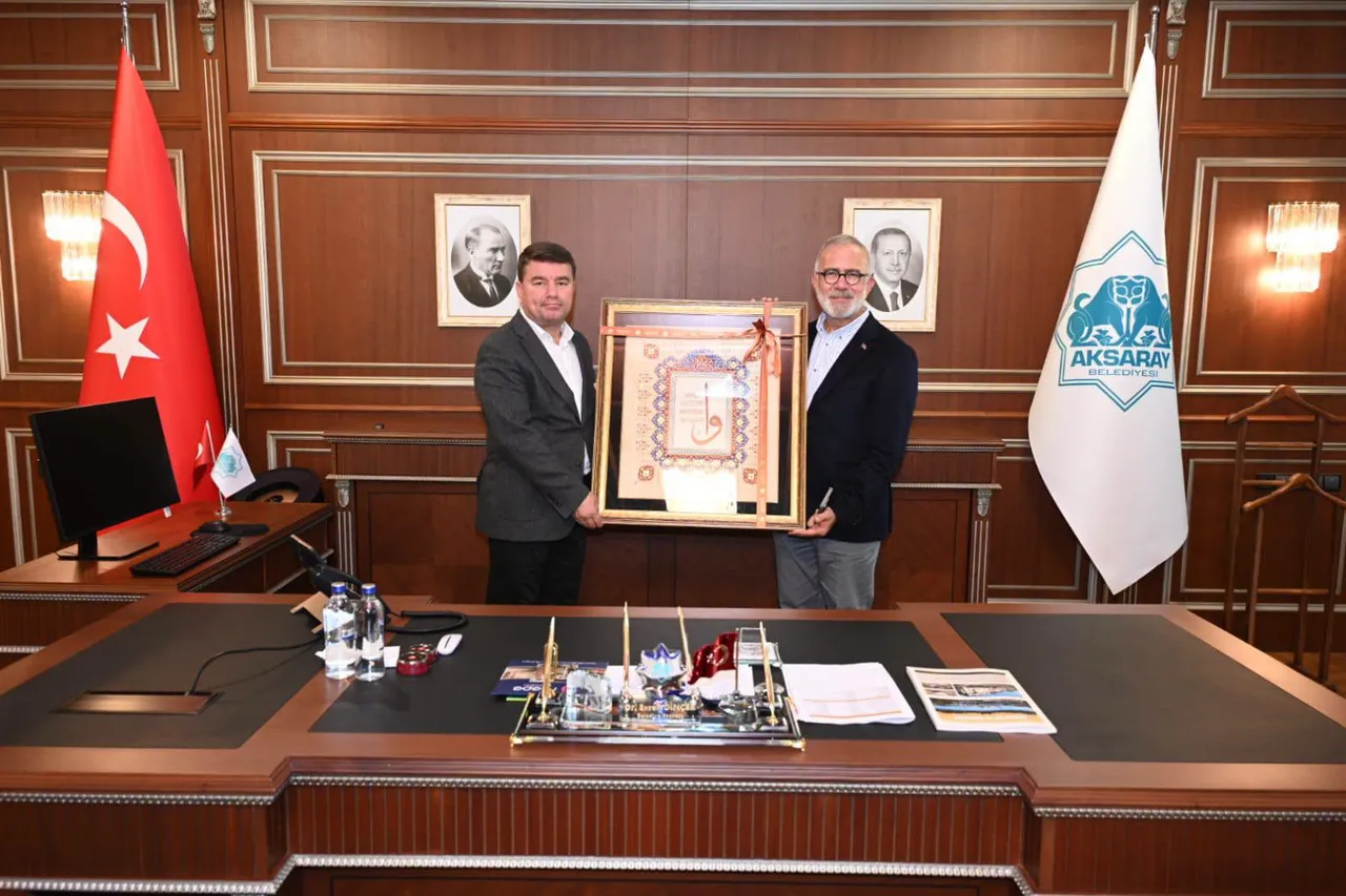 Yenişehirlioğlu’ndan Aksaray Belediyesi’nin yeni hizmet binası ve millet bahçesine tam not