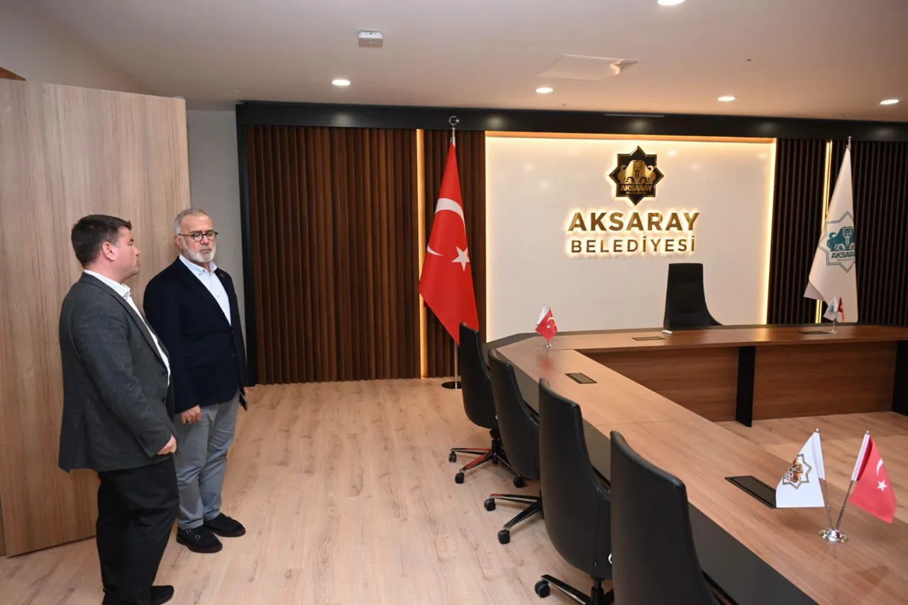 Yenişehirlioğlu’ndan Aksaray Belediyesi’nin yeni hizmet binası ve millet bahçesine tam not