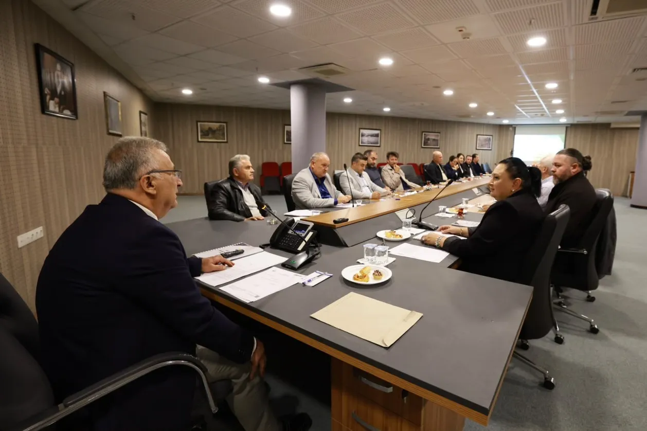 Karamürsel Belediye Meclisinde ekim ayı mesaisi başladı