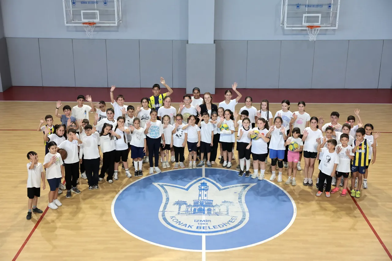 Başkan Mutlu Kış Spor Okulları’nda çocuklarla buluştu