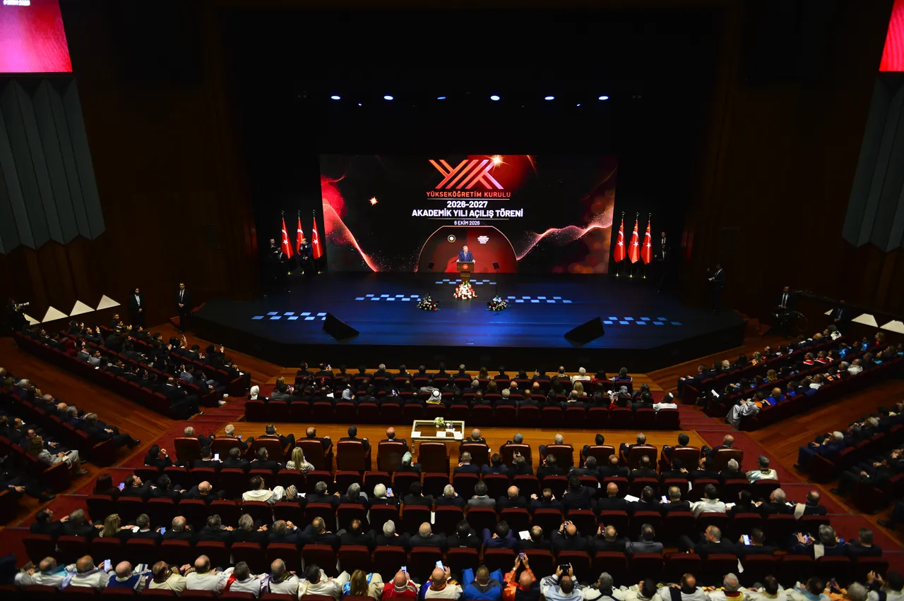 İstanbul Esenyurt Üniversitesi, YÖK 2026–2027 Akademik Yılı açılış törenine katıldı