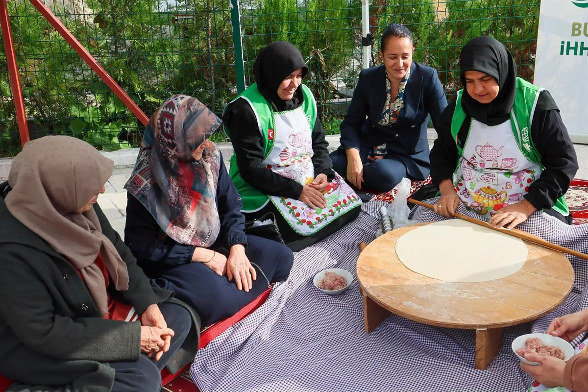 Vali Tülay Baydar Bilgihan Hocabali Hamam Kafe’de düzenlenen etkinliğe katıldı