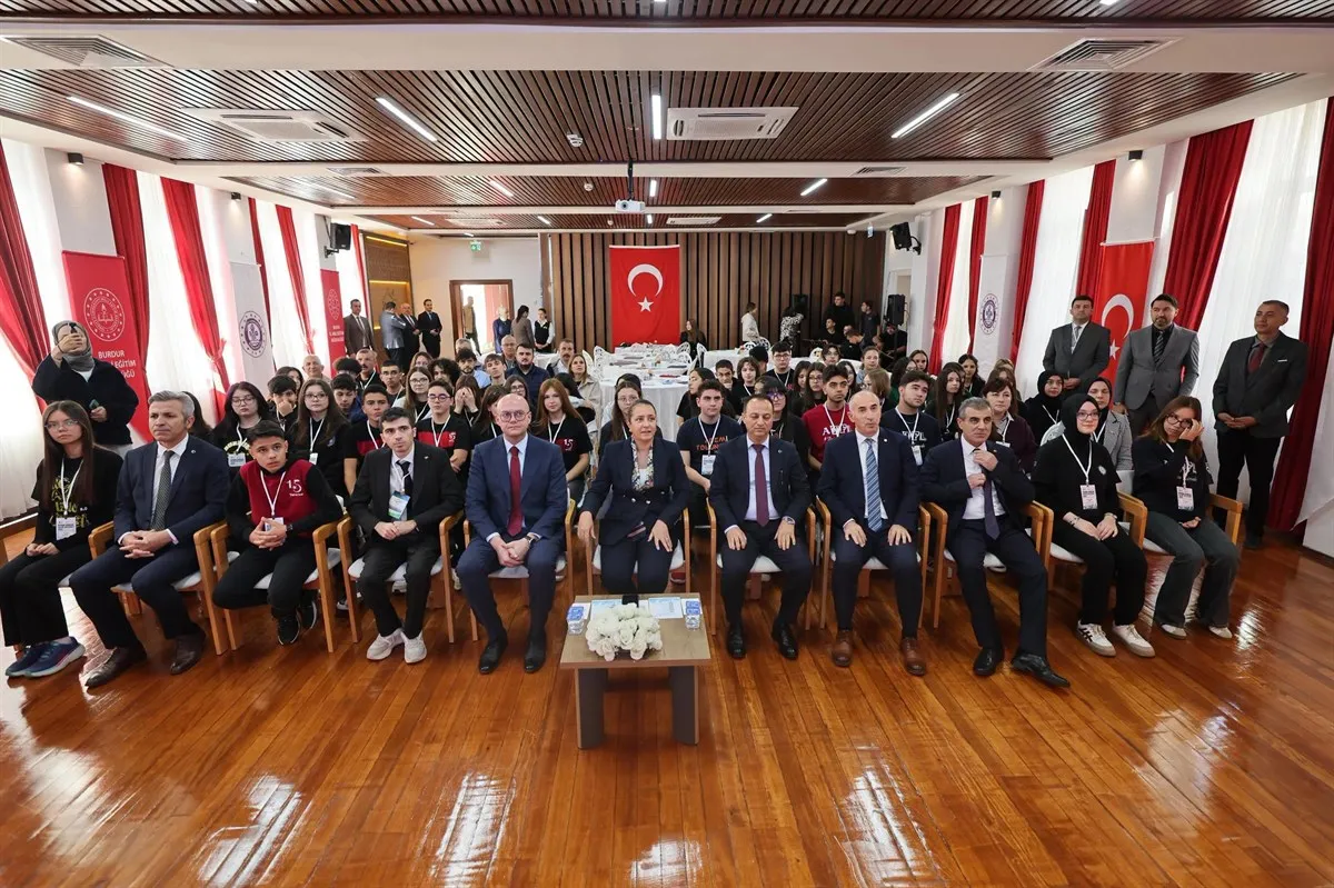 Vali Tülay Baydar Bilgihan Ulusal gençlik iklim çalıştayına katıldı