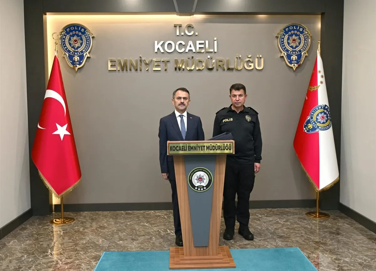 Vali Aktaş, Kocaeli İl Emniyet Müdürü Özcan’a hayırlı olsun ziyaretinde bulundu