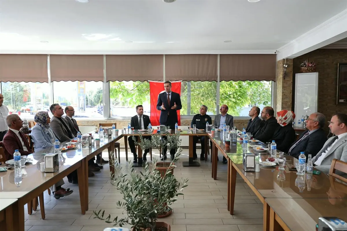İlçe Emniyet Müdürü Atabek’e veda yemeği düzenlendi