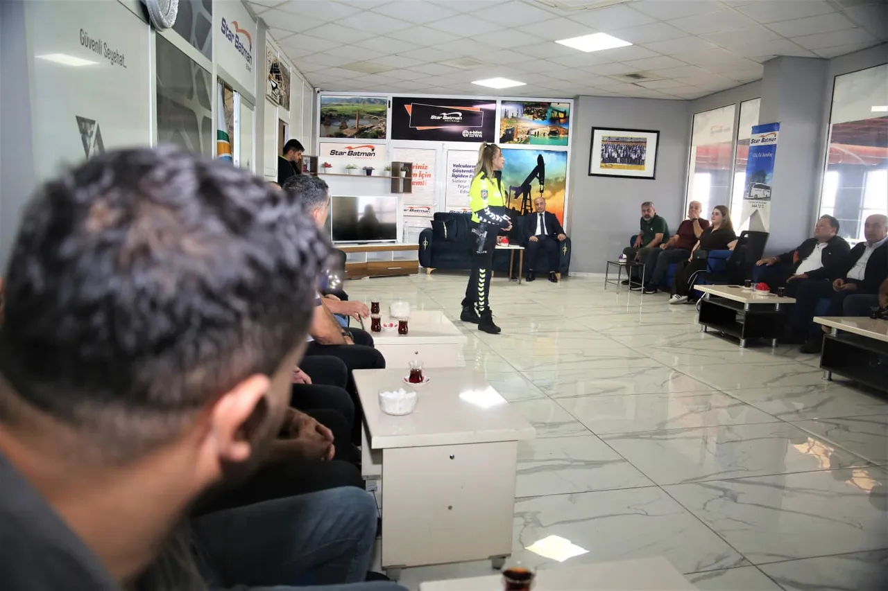 BAŞTİ’de şoför ve firma temsilcilerine güvenlik ve nezaket eğitimi