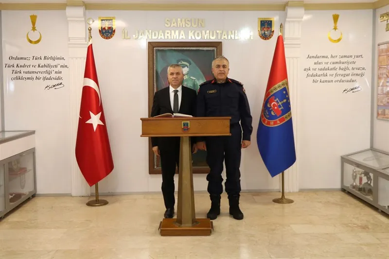 İlkadım Kaymakamı Abdulkadir Demir İl Jandarma Komutanı Tuğgeneral Bahittin Murat Yakın’a hayırlı olsun ziyaretinde bulundu