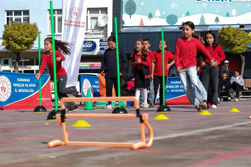 Vali Çiçek Amatör Spor Haftası kapsamında düzenlenen yürüyüş etkinliğine katıldı