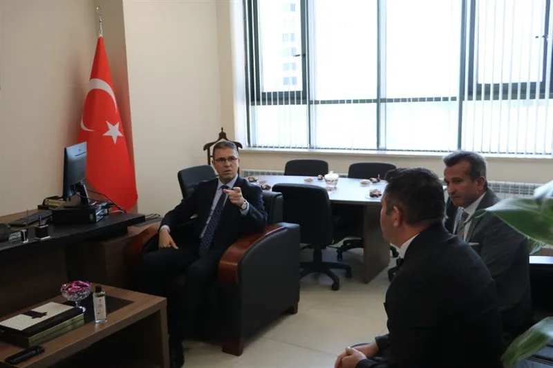 Kaymakam Burhan’dan Emlak konut sultan Alparslan ilkokuluna ziyaret