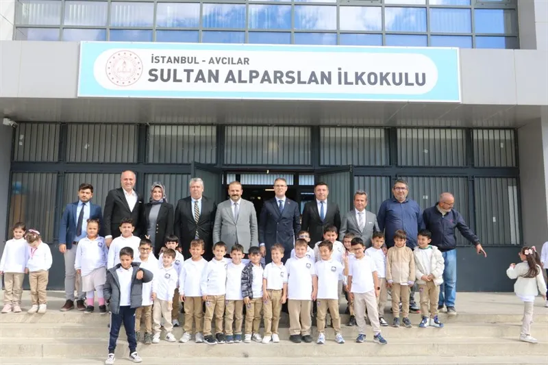 Kaymakam Burhan’dan Emlak konut sultan Alparslan ilkokuluna ziyaret