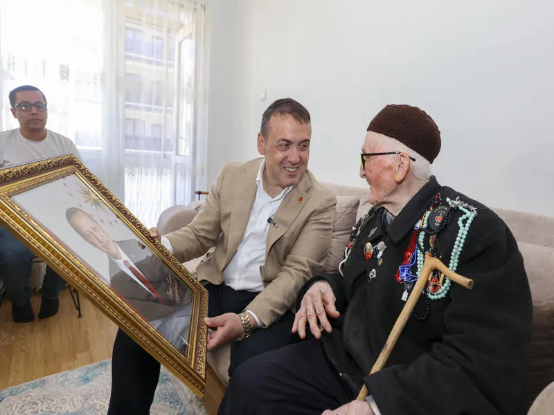 Bilecik Valisi Sözer’in şehit babası Osman Bayır’a hane ziyareti