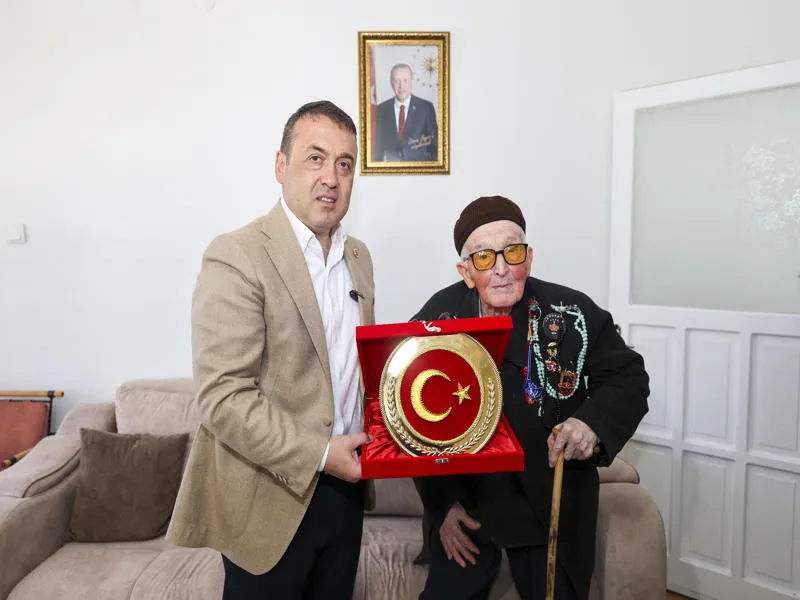 Bilecik Valisi Sözer’in şehit babası Osman Bayır’a hane ziyareti