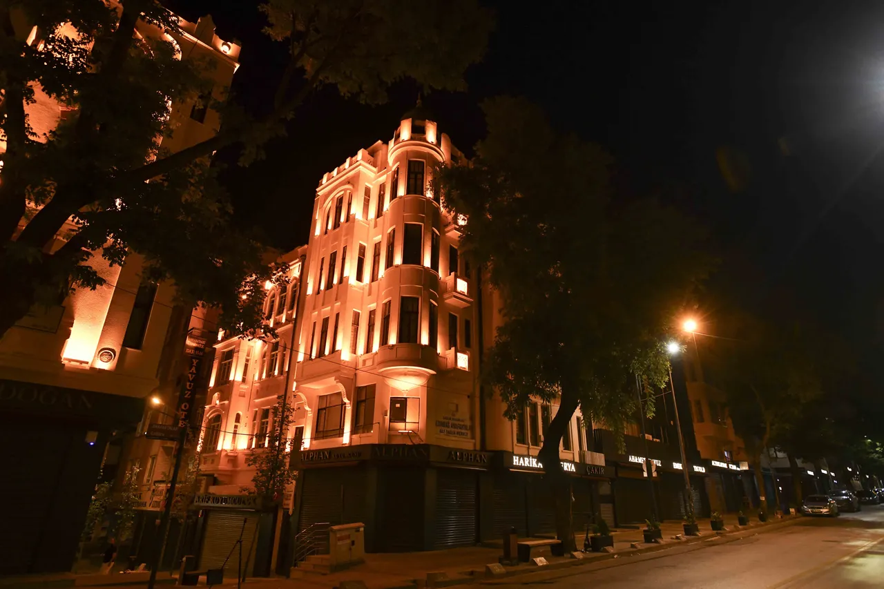 Mansur Yavaş Tarihi Dönüşüm Sonrası Anafartalar Caddesi esnafıyla bir araya geldi “Bütün Derdimiz Ulus’un Ayağa Kalkması”