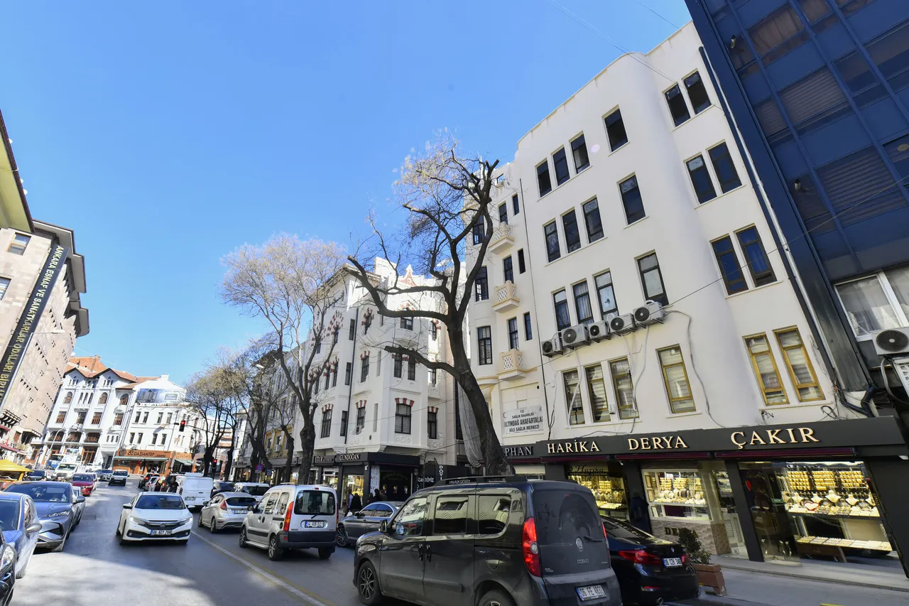 Mansur Yavaş Tarihi Dönüşüm Sonrası Anafartalar Caddesi esnafıyla bir araya geldi “Bütün Derdimiz Ulus’un Ayağa Kalkması”