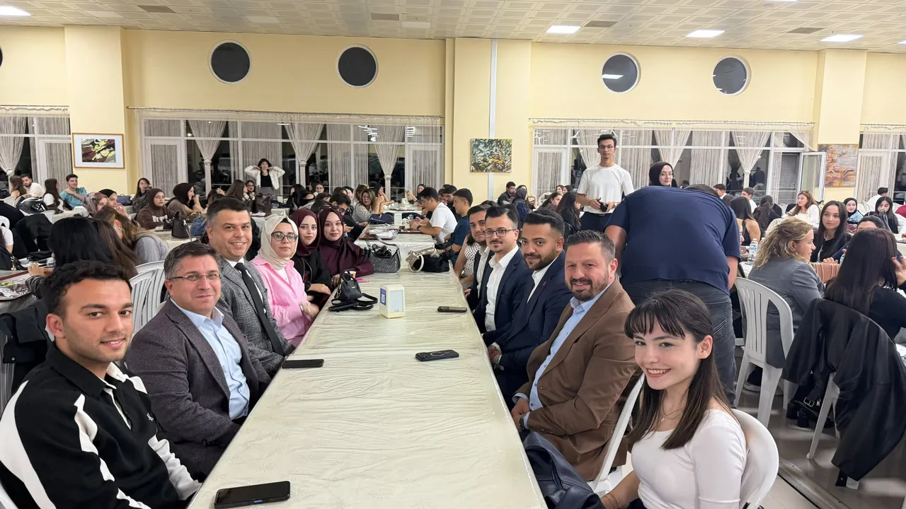 BAÜN’de Öğrenciler, ÜNİAK topluluğunun geleneksel sıra gecesi programında bir araya geldi