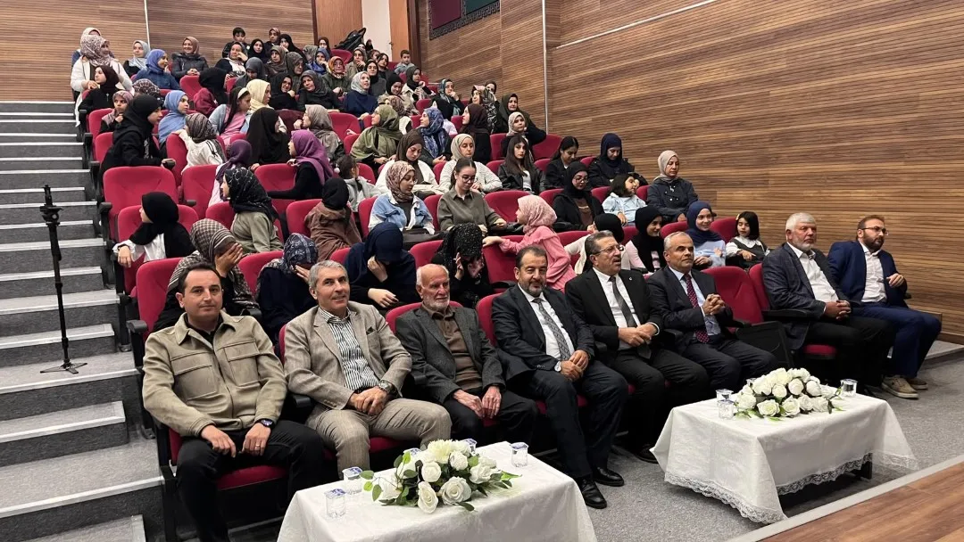 “Peygamberimiz ve Güzel Ahlak” konulu konferans düzenlendi