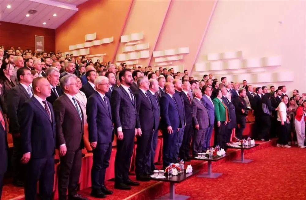 Eskişehir Teknik Üniversitesi Rektörü Özcan, 2026 Eskişehir Aile Zirvesi’ne katıldı