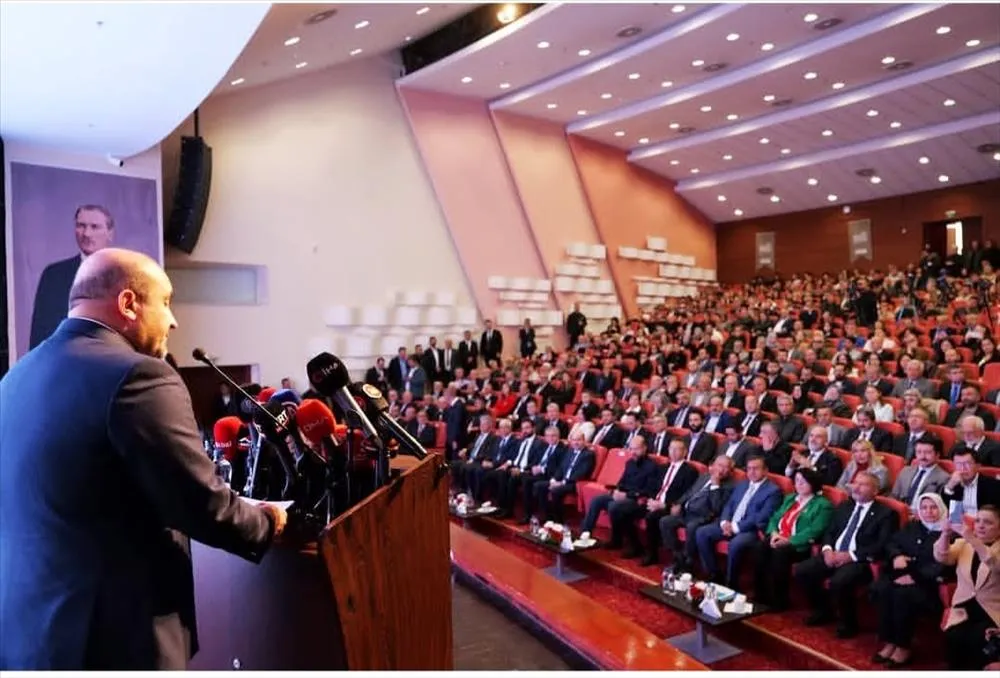 Eskişehir Teknik Üniversitesi Rektörü Özcan, 2026 Eskişehir Aile Zirvesi’ne katıldı