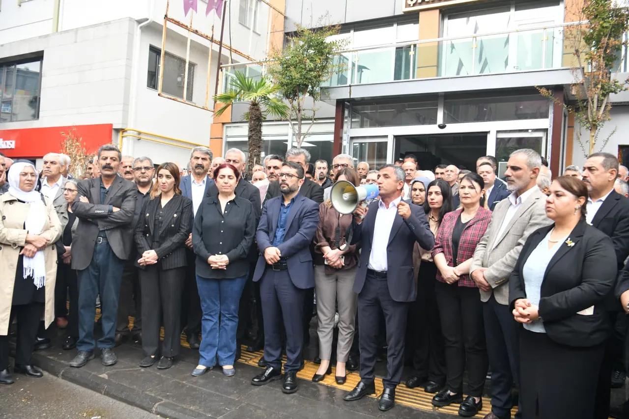 Bismil Belediyesi’ne dönük saldırı girişimi protesto edildi