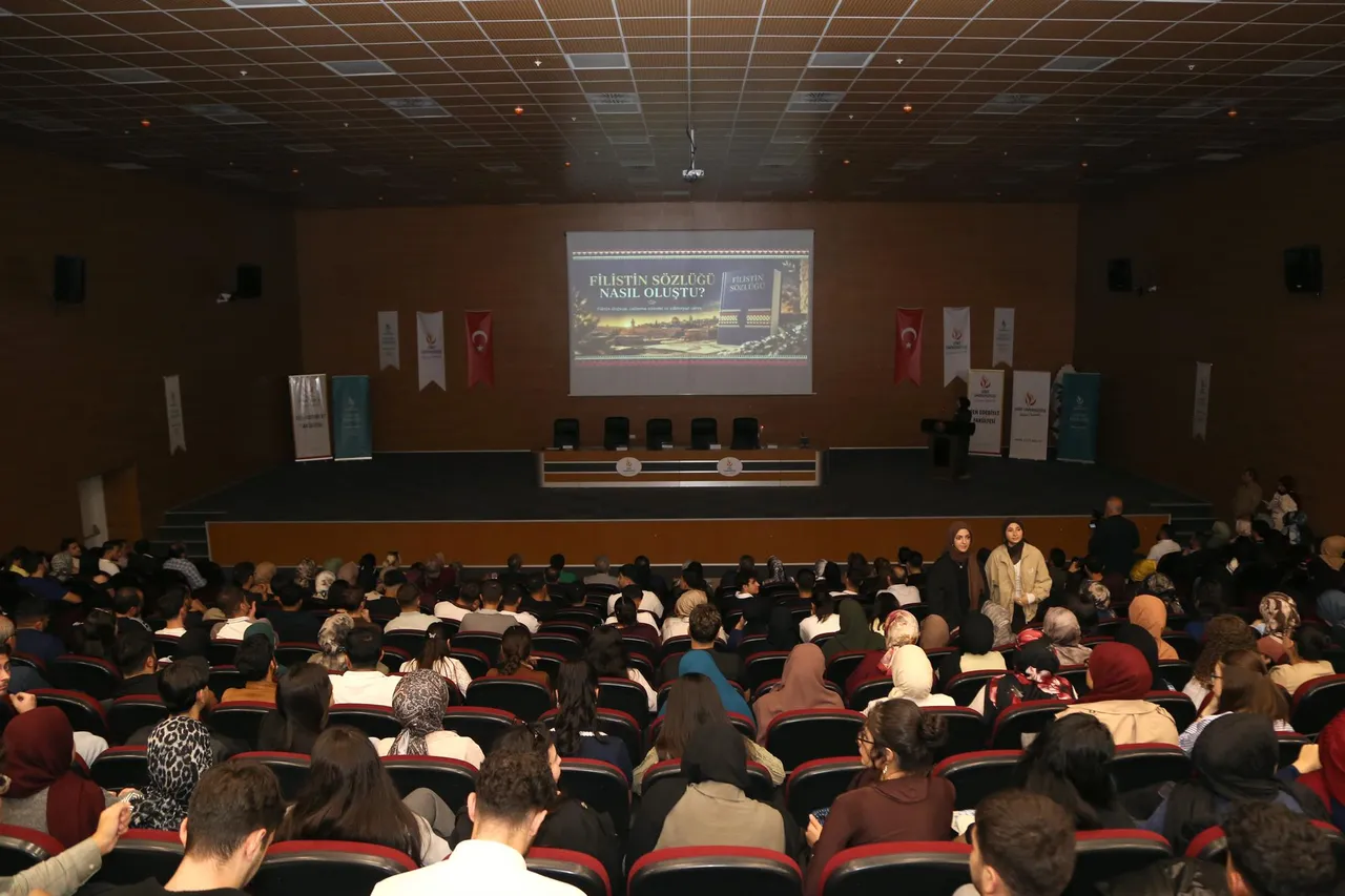Siirt Üniversitesi Rektörü Şındak, “Yedi Bölge Tek Ses: Filistin Sözlüğü” programına katıldı
