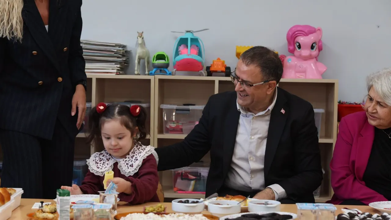 Başkan Gökçe, eğitimin ve öğrencilerin yanında