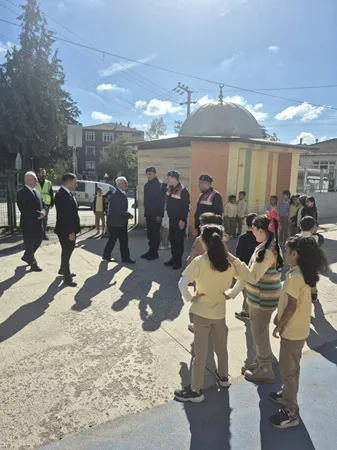 Gebze Kaymakamı Özyiğit, Gebze'deki eğitim kurumlarını ziyaretlerine devam ediyor