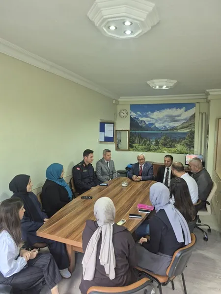 Gebze Kaymakamı Özyiğit, Gebze'deki eğitim kurumlarını ziyaretlerine devam ediyor