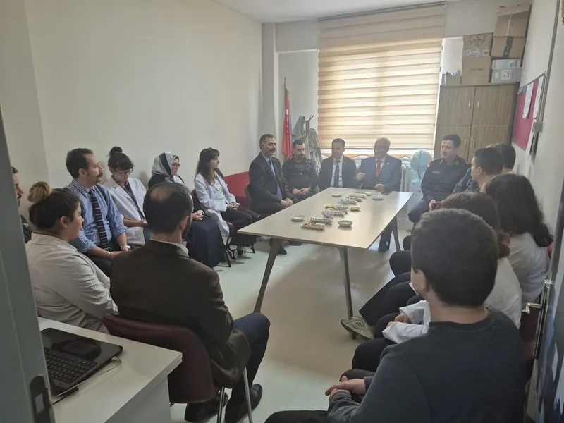Gebze Kaymakamı Özyiğit, Gebze'deki eğitim kurumlarını ziyaretlerine devam ediyor
