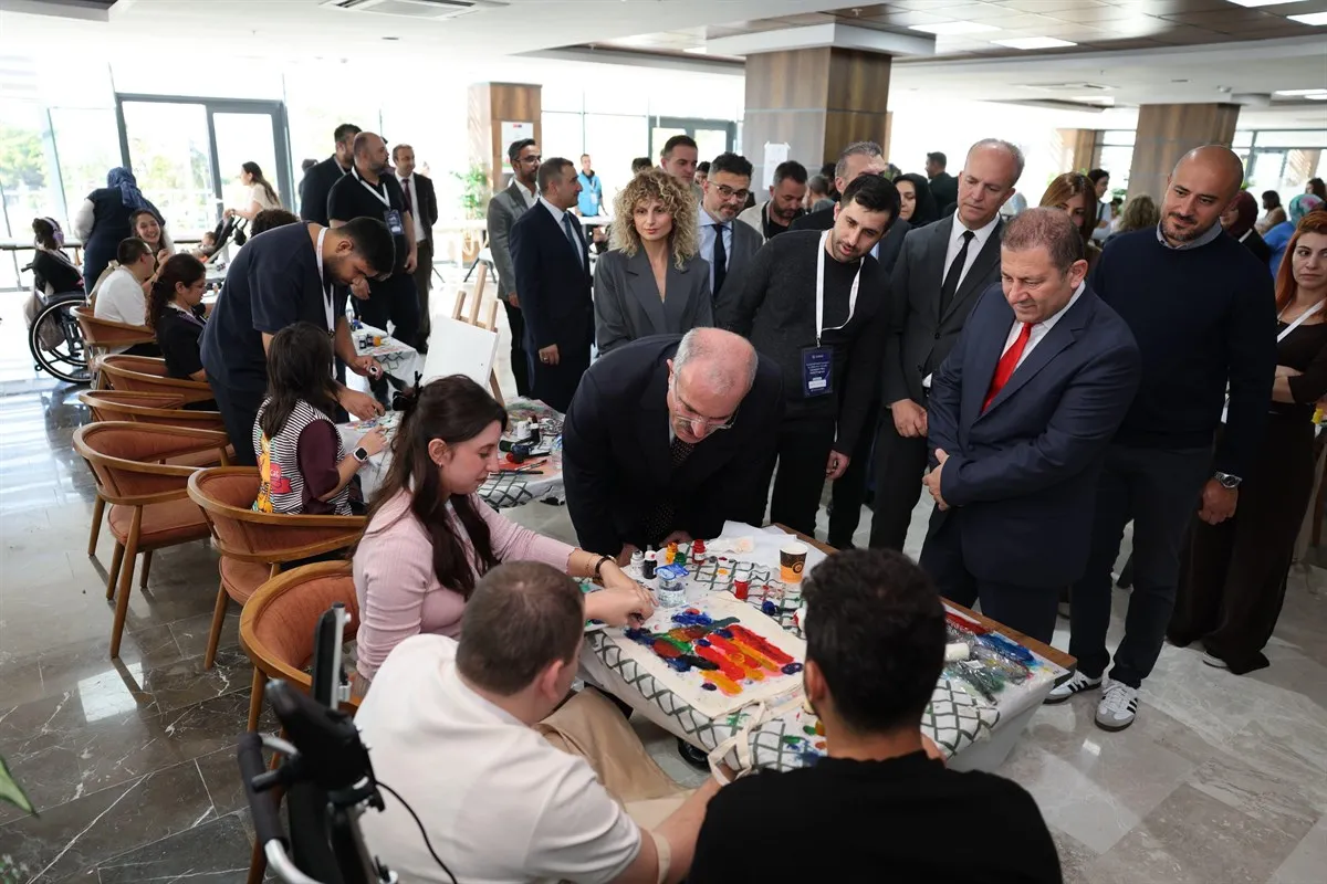 Çanakkale Valisi Toraman serebral palsili gençler ve aileleriyle bir araya geldi