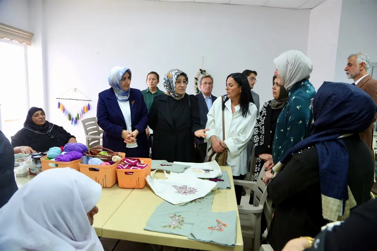 Selma Ünlüer Hanımefendiden Huzurevi sakinlerine ziyaret