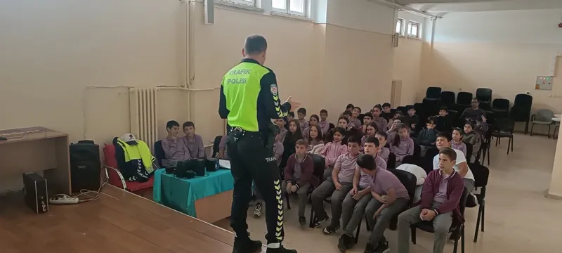 Korgun Ortaokulunda trafik güvenliği ve ilkyardım eğitimi gerçekleştirildi