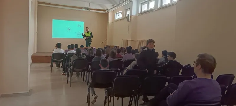 Korgun Ortaokulunda trafik güvenliği ve ilkyardım eğitimi gerçekleştirildi