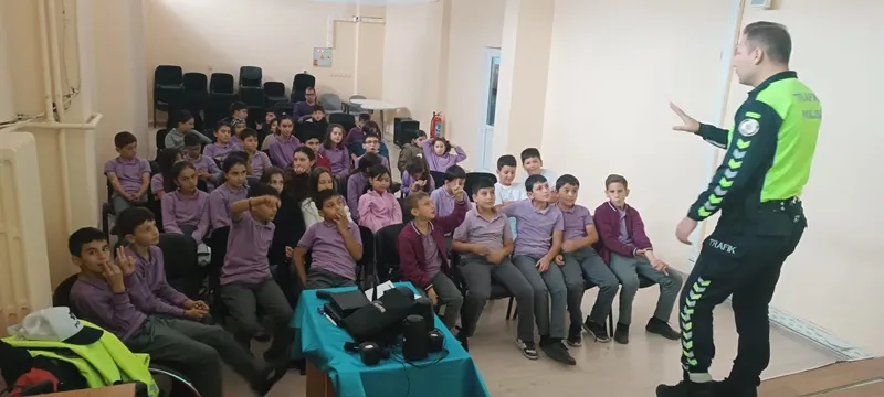 Korgun Ortaokulunda trafik güvenliği ve ilkyardım eğitimi gerçekleştirildi