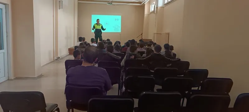 Korgun Ortaokulunda trafik güvenliği ve ilkyardım eğitimi gerçekleştirildi
