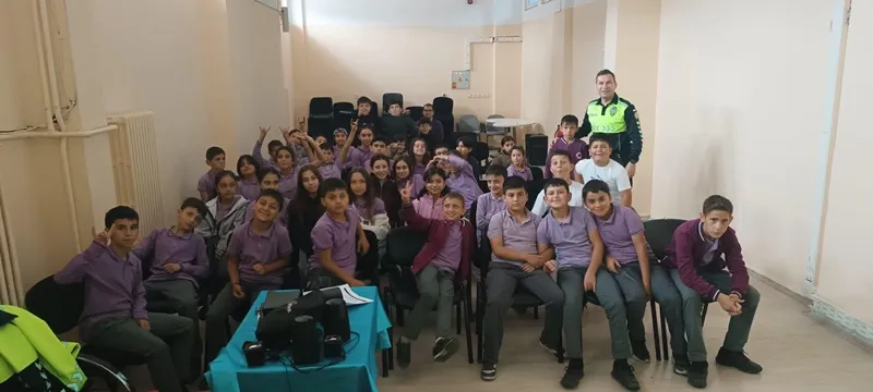 Korgun Ortaokulunda trafik güvenliği ve ilkyardım eğitimi gerçekleştirildi
