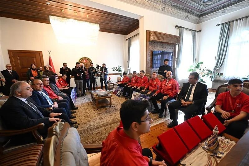 Kastamonu Valiliği, TEKNOFEST Güneydoğu'dan önemli başarılarla döndü
