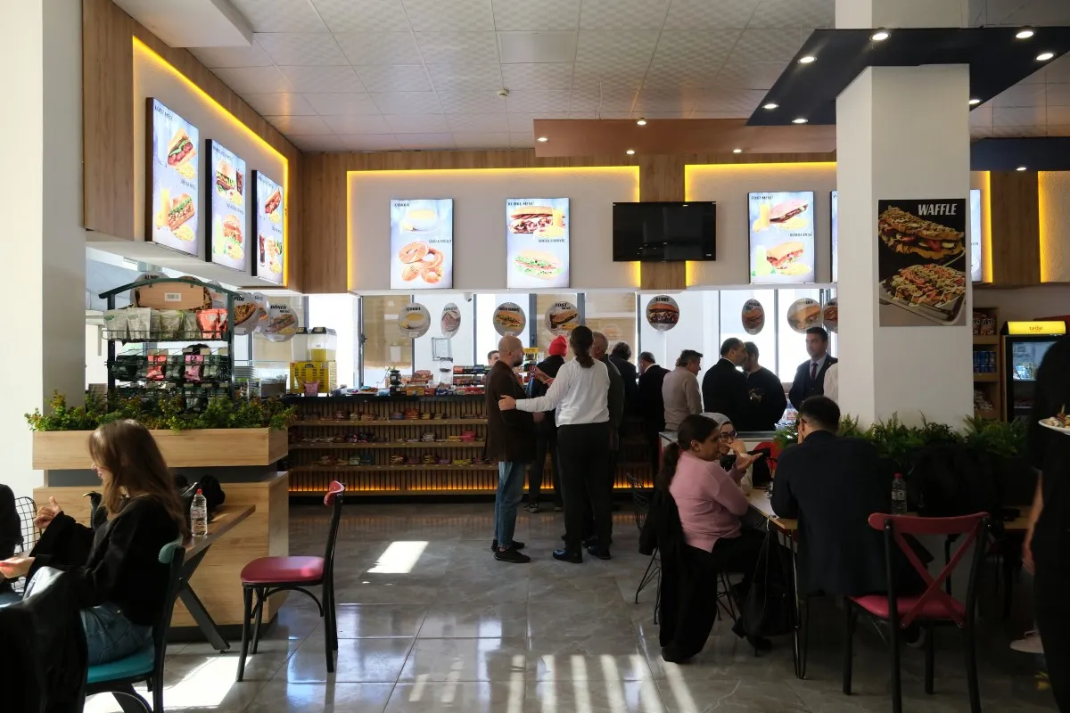 ÇOMÜ Eğitim Fakültesinde İlia Cafe kantin hizmete açıldı