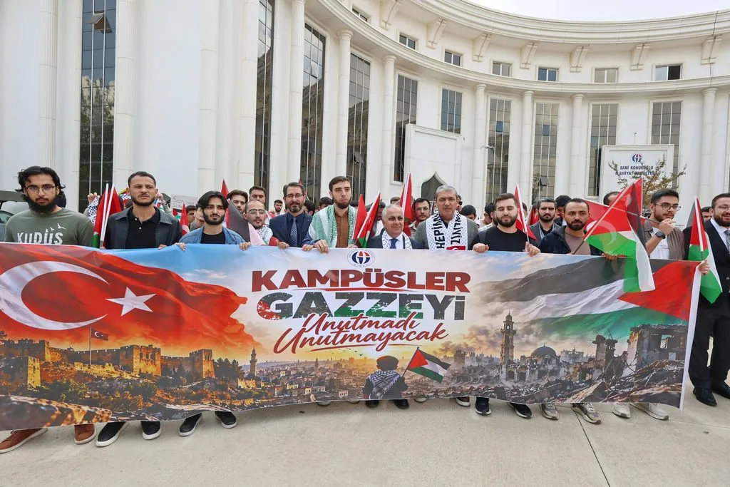 GAÜN Öğrencilerinden Filistin’e destek yürüyüşü