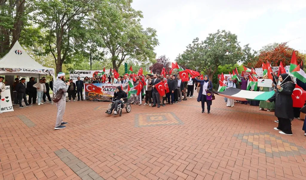GAÜN Öğrencilerinden Filistin’e destek yürüyüşü