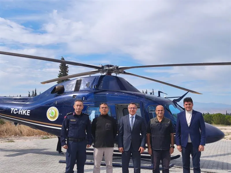 Soma Kaymakamı Koç’tan Orman yangınlarıyla mücadele hava ekibine ziyaret