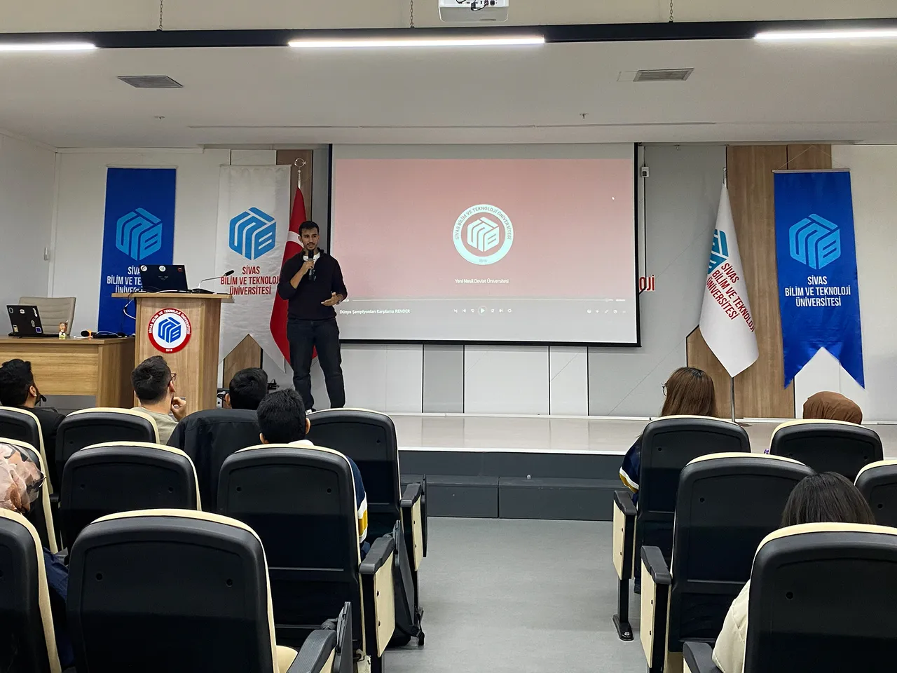 Huawei ICT Topluluğu yeni yarışma dönemine dünya şampiyonlarının deneyimleriyle başladı