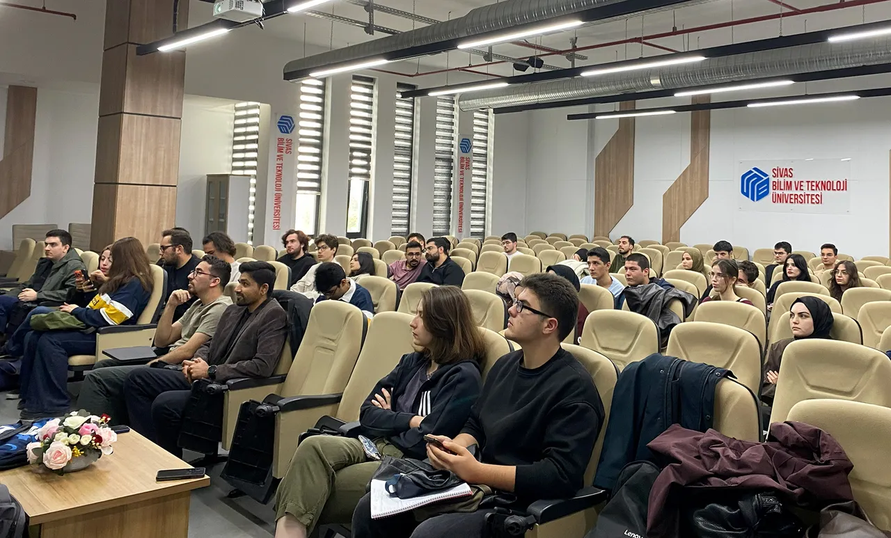 Huawei ICT Topluluğu yeni yarışma dönemine dünya şampiyonlarının deneyimleriyle başladı