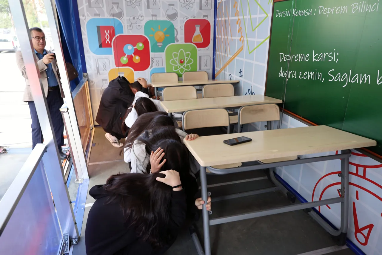Deprem Tırı ile 6,4'lük tatbikat