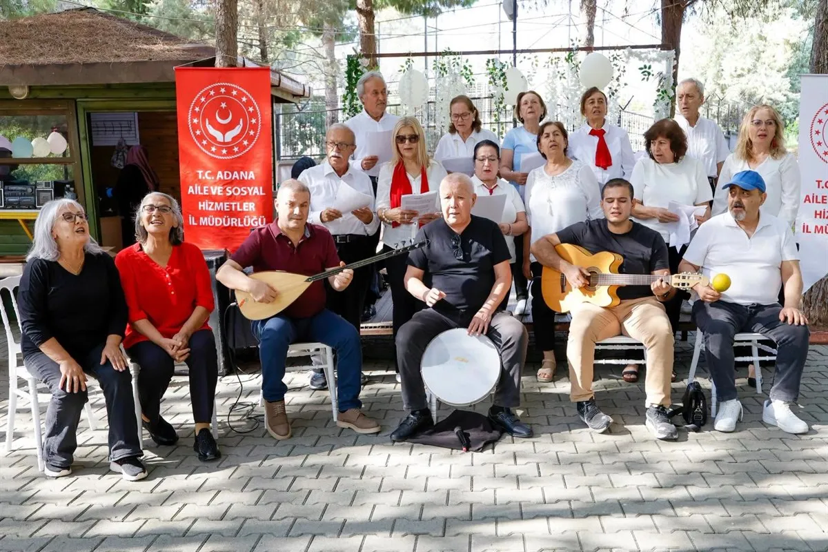 Süreyya Yavuz Hanımefendi Uluslararası Adana Lezzet Festivali öncesinde huzurevi sakinleriyle bir araya geldi