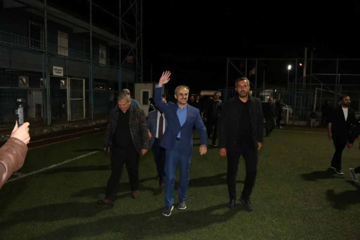 Çiftçi, amatör spor kulüplerinin sezon açılış programına katıldı