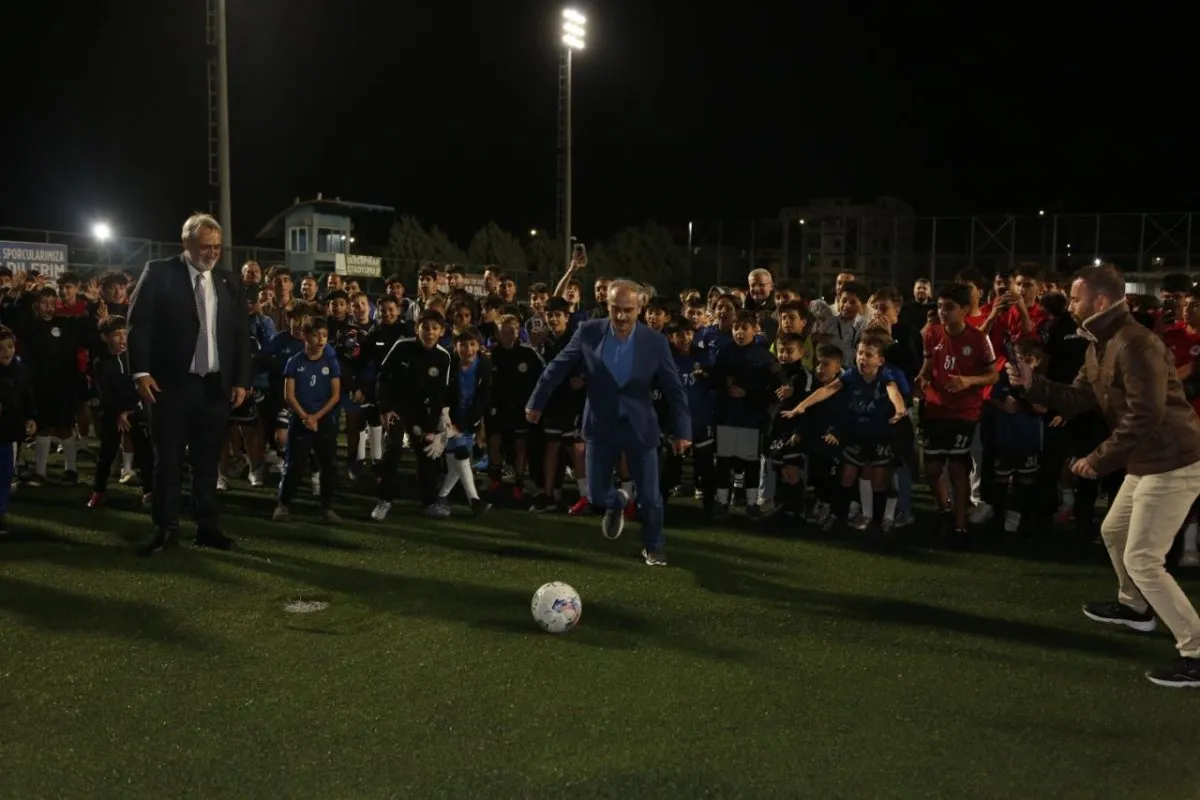 Çiftçi, amatör spor kulüplerinin sezon açılış programına katıldı