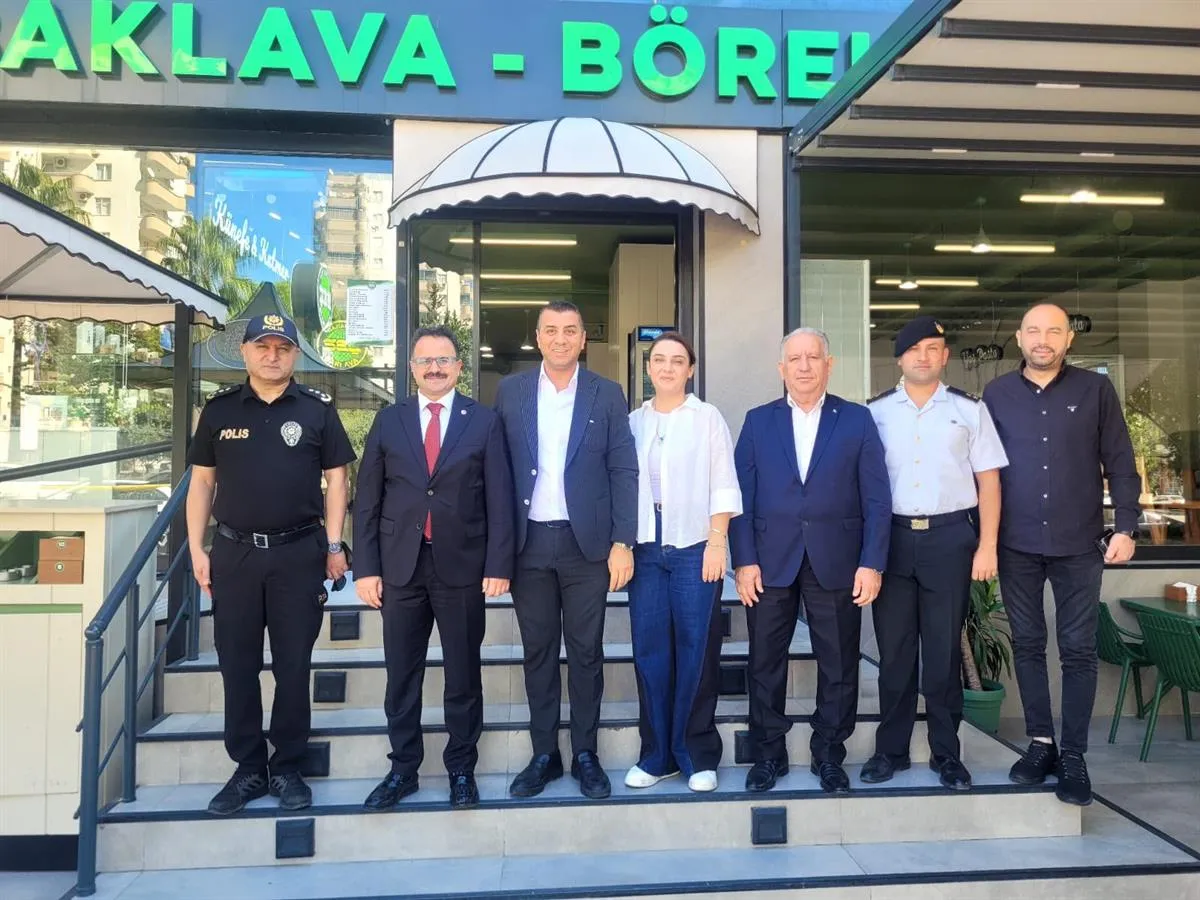 Çukurova Kaymakamı Alkan'dan Seç Baklava işletmesine ziyaret
