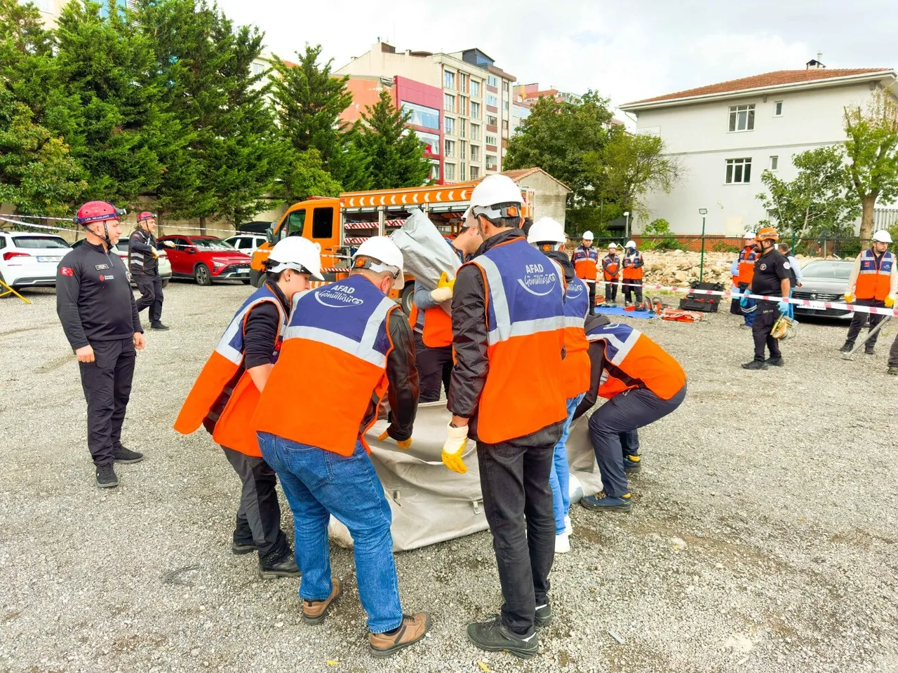 Ümraniye’de afetlere karşı güçlü gönüllü seferberliği