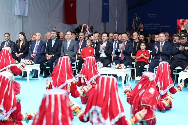 Eren Enerji İlkokulu ile Eren Enerji Mesleki ve Teknik Anadolu Lisesi bünyesindeki metal Teknolojisi Atölyesinin açılışı gerçekleştirildi