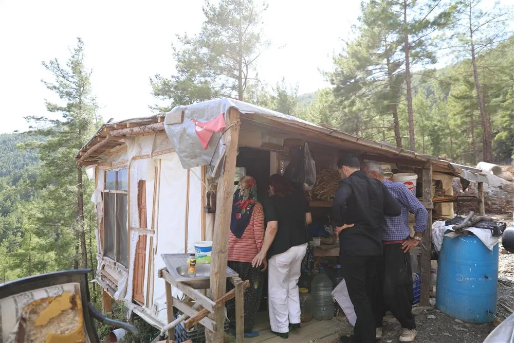 Uğurlu’da yaşlı çift yeni yuvasına kavuştu